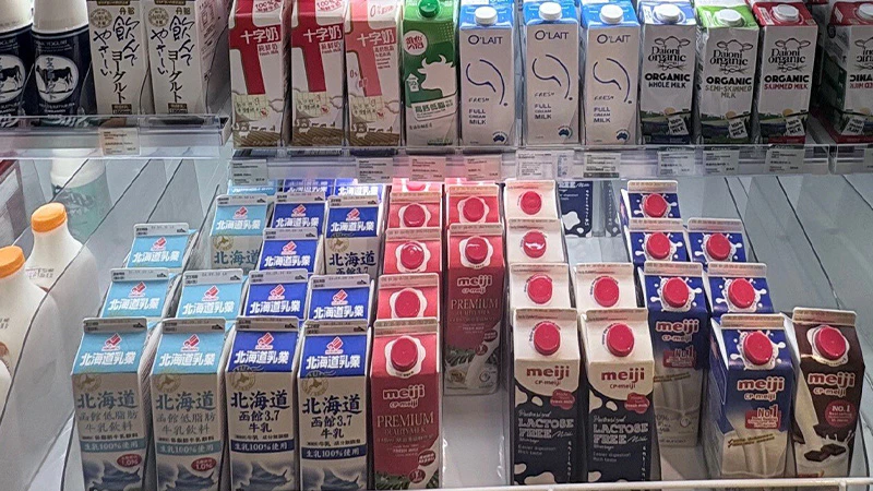香港のスーパーにおける陳列棚の様子